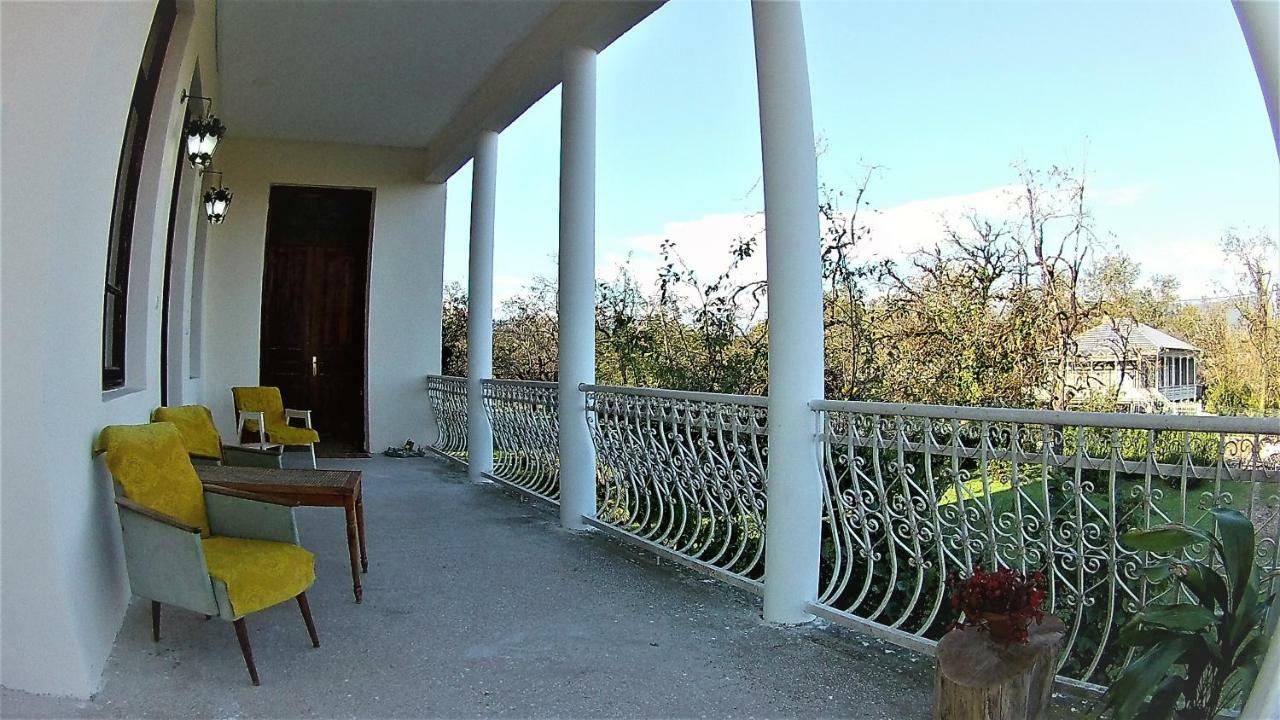 Surmava Palace Martvili Eksteriør bilde